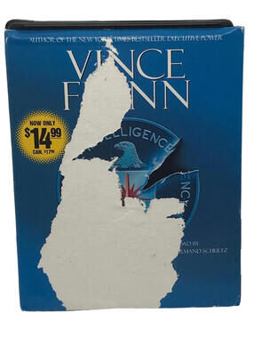 AUDIO BOOK ON CD - VINCE FLYNN - Memorial Day (DAMAGED COVER)